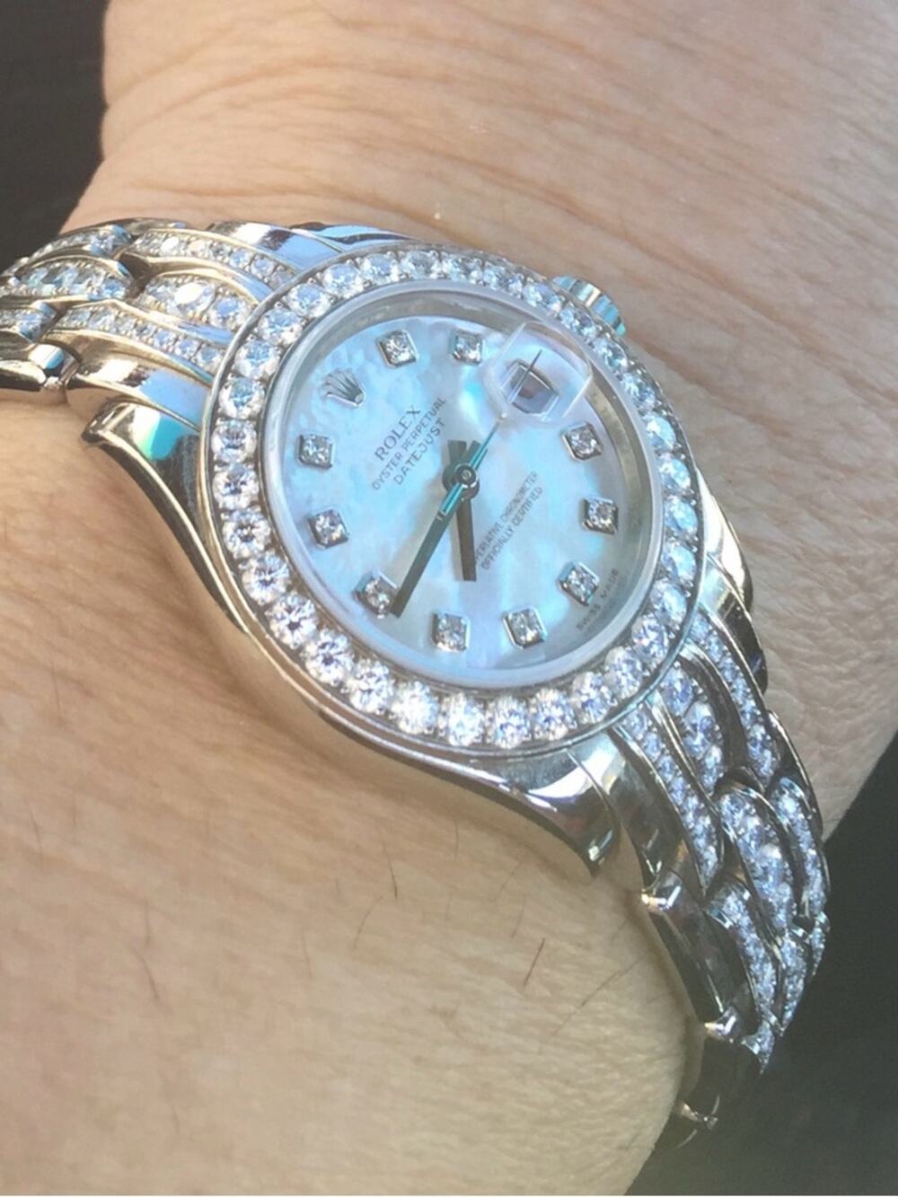 Rolex Ladies Mother-of-Pearl Dial 18 🥕 Diamond Watch band 100 % authentic